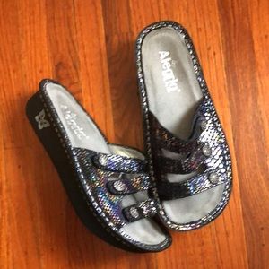 Alegria Fiona Zesry Snake skin print sandal sz 37
